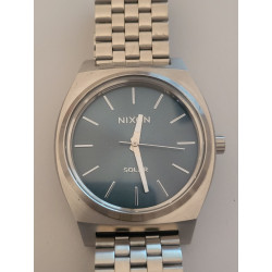 NIXON Montre SOLAR bracelet acier clip cadran noir water resistant 10 ATM (15) — photo 2