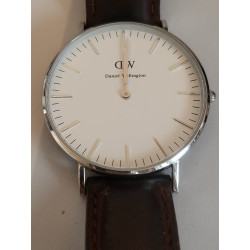 DANIEL WELLINGTON Montre bracelet cuir marron cadran blanc water resistant (32)