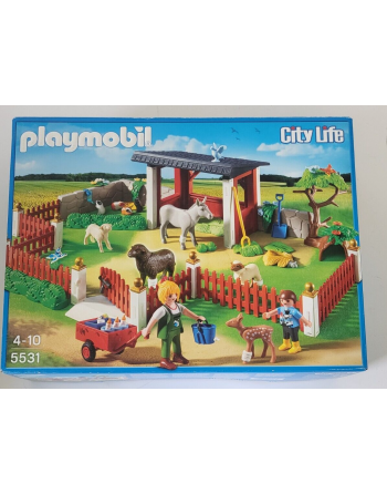 PLAYMOBIL City life Centre...