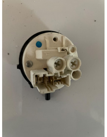 WHIRLPOOL Pressostat T 85 pour lave linge AWOD 4937