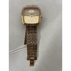Montre femme Final doré et stylée. 24